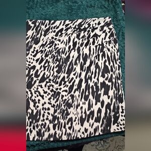 New York & Company Black and White Patterned Pencil Skirt